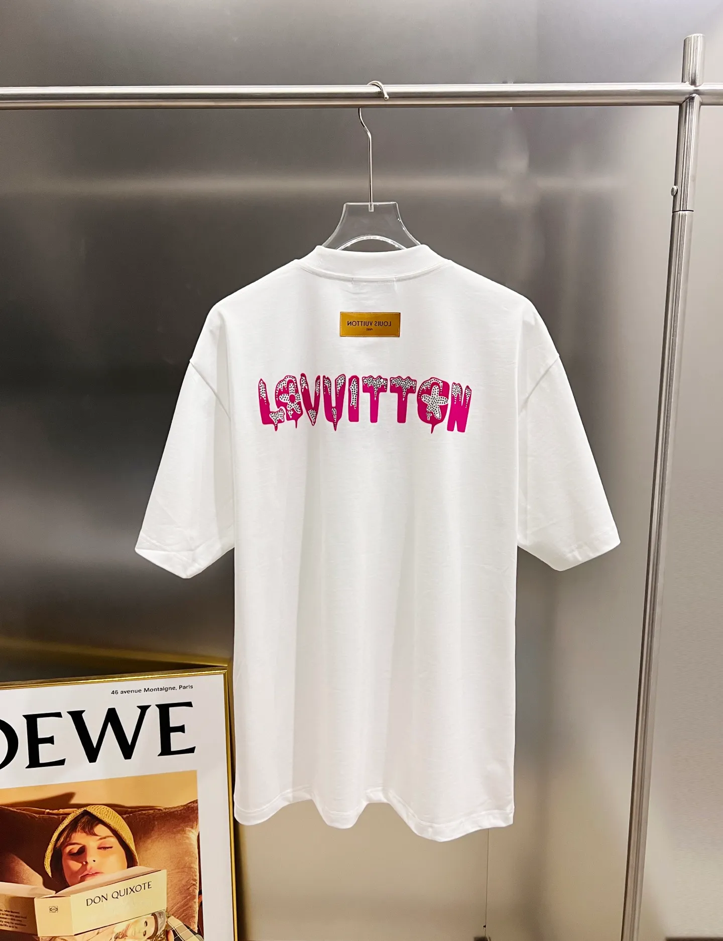 🅿️190 1v Louis* 2025 autumn and winter new style, classic letter three-dimensional foam printing + hot diamond process design, high-end version! Highly breathable and comfortable, customized double yarn plain cotton fabric. Short-sleeved T-shirt. Same style for men and women. Sizes S M L XL XXL Five sizes black white
